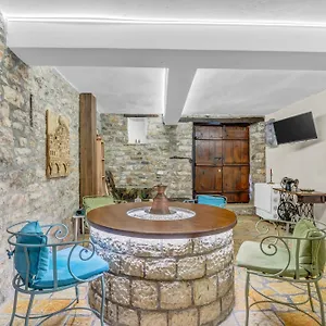 The Well House - Unesco Nocleg ze śniadaniem Berat