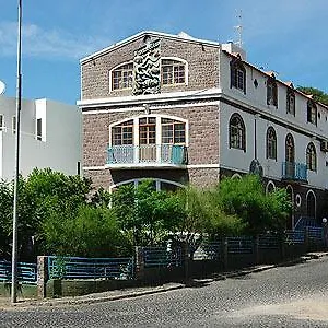 Alojamento de Acomodação e Pequeno-almoço Residencial Maravilha Mindelo